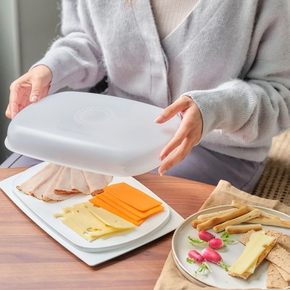 Tupperware CheeSmart Low Rectangular Container - Picture 3 of 9